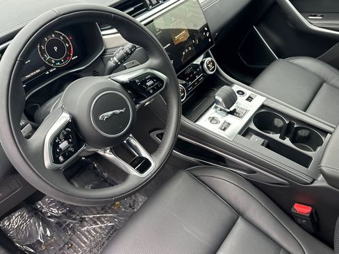 New 2025 Jaguar F-PACE R-Dynamic S image 5