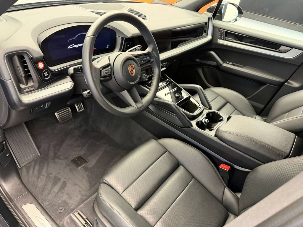Certified 2025 Porsche Cayenne S AWD/4WD image 4