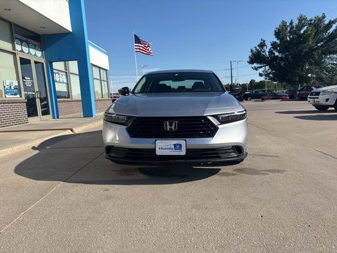Used 2025 Honda Accord SE image 2