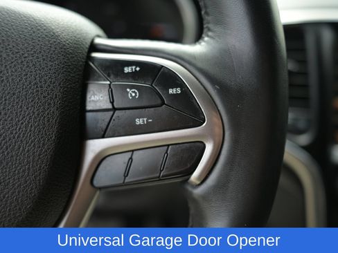Used 2018 Jeep Grand Cherokee Altitude AWD/4WD image 34