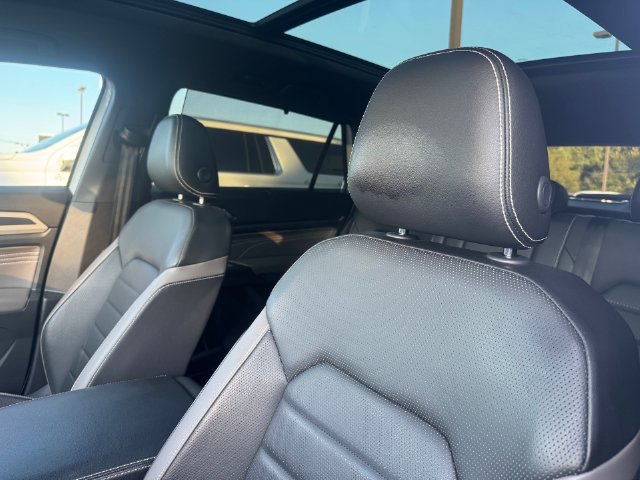 Used 2022 Volkswagen Atlas Cross Sport SEL Premium R-Line AWD/4WD image 11