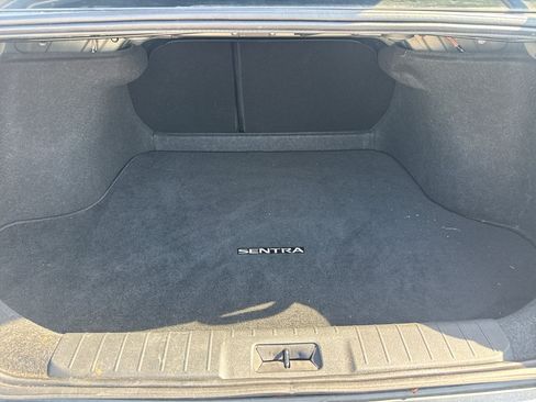 Used 2024 Nissan Sentra SV FWD image 21