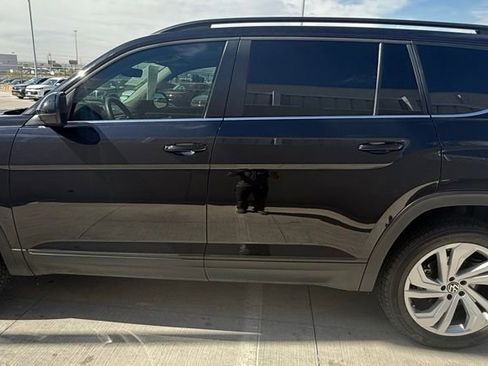 Used 2023 Volkswagen Atlas SE AWD/4WD image 3