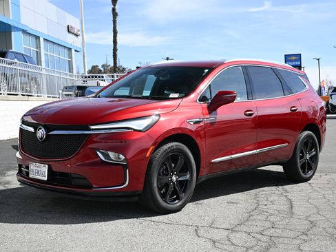 Used 2024 Buick Enclave Essence w/ Sport Touring Edition image 9