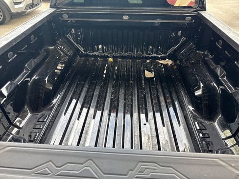 Used 2024 GMC Canyon Elevation image 14