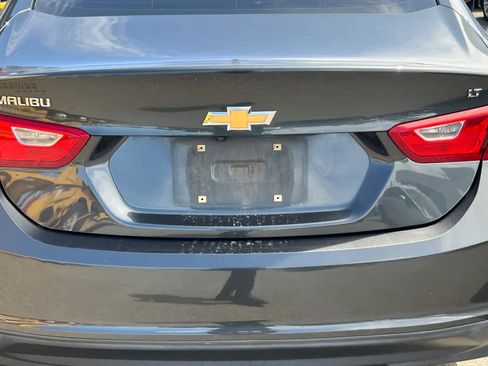 Used 2018 Chevrolet Malibu LT FWD image 19