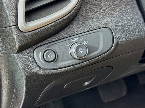 Used 2020 Chevrolet Trax LT w/ Driver Confidence Package image 10