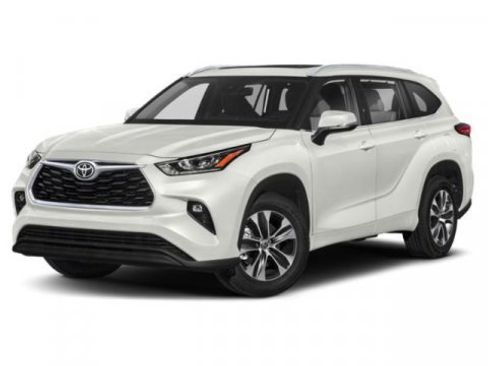 Used 2021 Toyota Highlander XLE AWD/4WD image 1