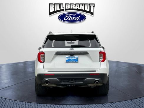 Used 2023 Ford Explorer XLT w/ Equipment Group 202A AWD/4WD image 4