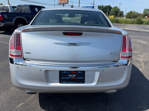 Used 2011 Chrysler 300 C w/ Sound Group AWD/4WD image 4