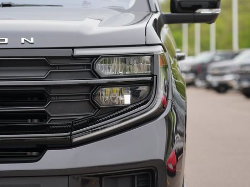 Used 2025 Ford Expedition Active AWD/4WD image 9