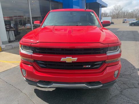 Used 2018 Chevrolet Silverado 1500 LT w/ LT Convenience Package AWD/4WD image 4