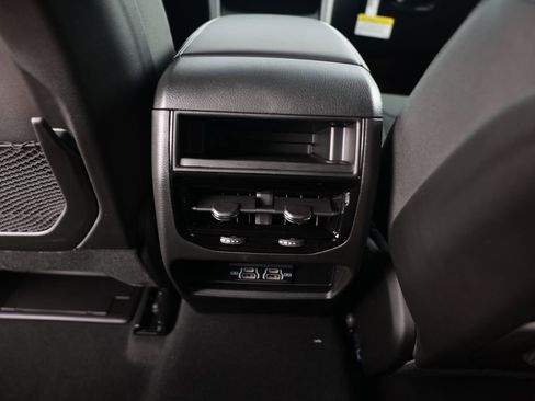 New 2025 Jeep Grand Cherokee Laredo image 27