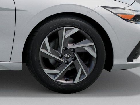 Used 2025 Hyundai Elantra SEL image 10