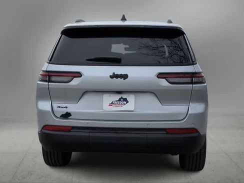 New 2025 Jeep Grand Cherokee L Altitude image 7