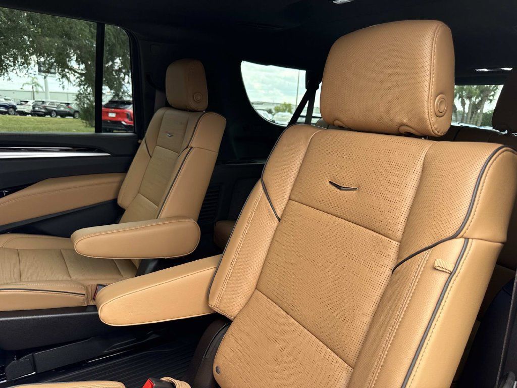 New 2026 Cadillac Escalade ESV Luxury w/ Touring Package AWD/4WD image 14