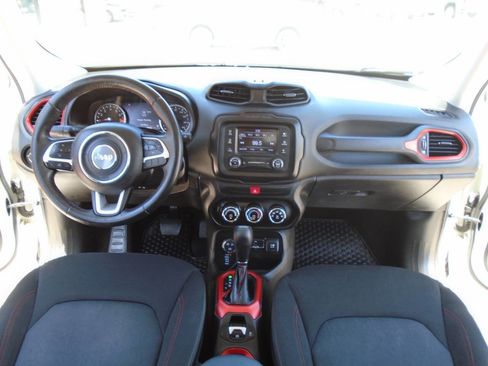 Used 2016 Jeep Renegade Trailhawk AWD/4WD image 13