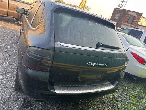Used 2005 Porsche Cayenne S image 9