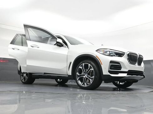 Used 2023 BMW X5 xDrive40i w/ Premium Package AWD/4WD image 46