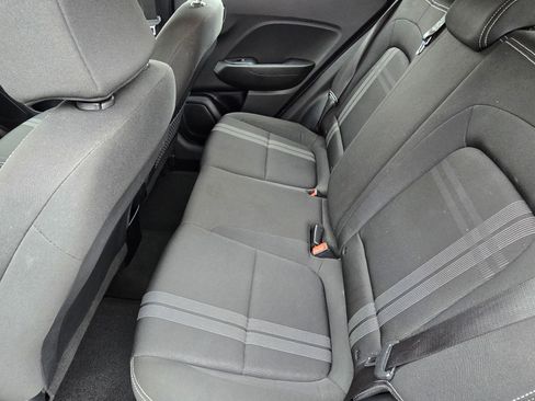 Used 2024 Hyundai Venue SEL image 16