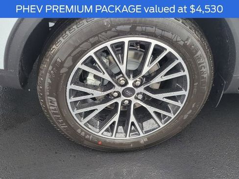 New 2025 Ford Escape SE w/ PHEV Premium Package image 7