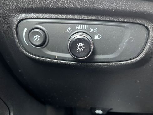 Used 2023 Chevrolet Equinox LT image 18