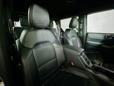 Used 2023 Ford Bronco Badlands image 26
