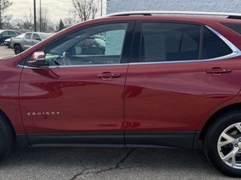 Used 2019 Chevrolet Equinox LT AWD/4WD image 2