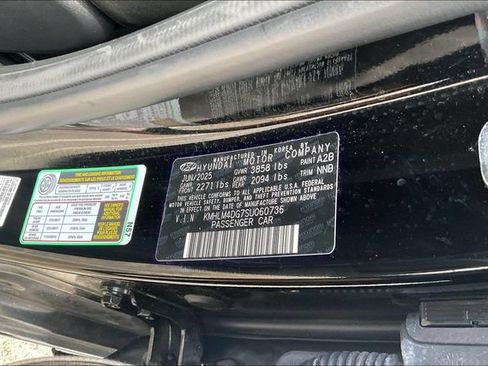 Used 2025 Hyundai Elantra Sport FWD image 32