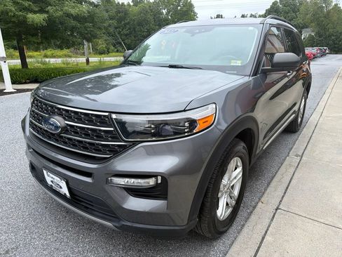 Used 2022 Ford Explorer XLT w/ Equipment Group 202A AWD/4WD image 3