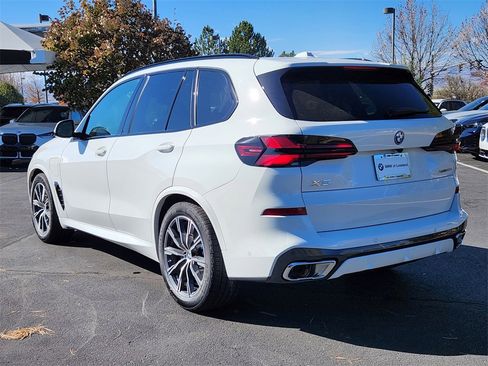 New 2026 BMW X5 xDrive50e image 3