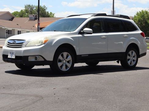 Used 2012 Subaru Outback 2.5i Premium w/ All-Weather Pkg AWD/4WD image 11
