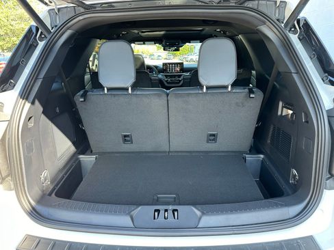 Used 2025 Ford Explorer ST AWD/4WD image 37