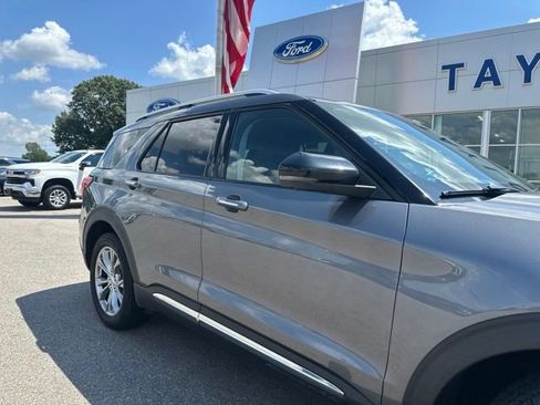 Used 2022 Ford Explorer Limited w/ Equipment Group 301A RWD image 7