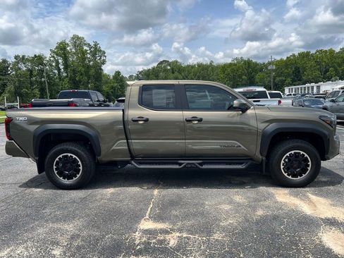 Used 2026 Toyota Tacoma TRD Off-Road w/ TRD Off Road Upgrade Package AWD/4WD image 2