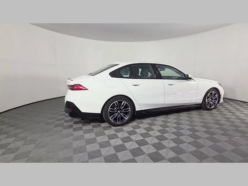 Used 2024 BMW 530i xDrive w/ M Sport Package AWD/4WD image 38