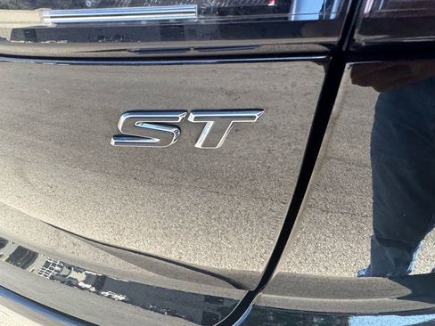 Used 2023 Buick Envision Preferred image 9