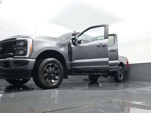 Used 2023 Ford F250 Lariat w/ Sport Appearance Package AWD/4WD image 33