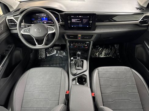 New 2026 Volkswagen Taos SE AWD/4WD image 12
