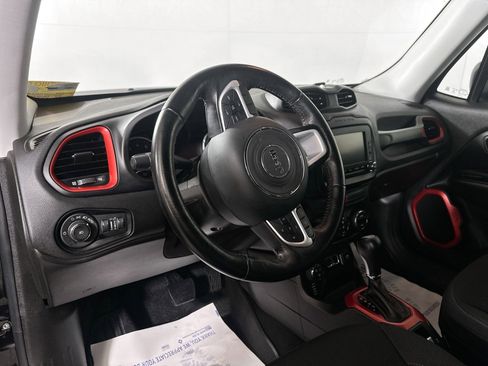 Used 2017 Jeep Renegade Trailhawk AWD/4WD image 9