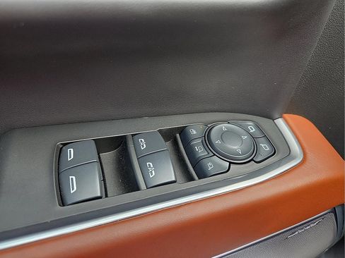 Used 2025 GMC Sierra 3500 Denali Ultimate AWD/4WD image 11