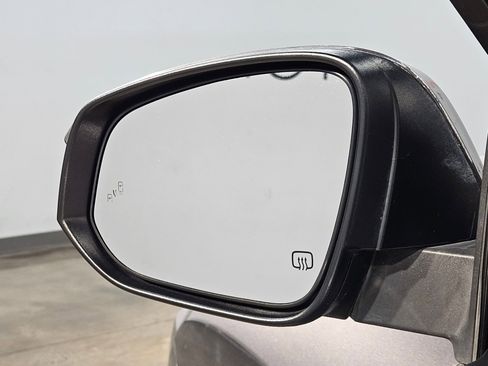 Used 2019 Toyota Highlander XLE FWD image 22
