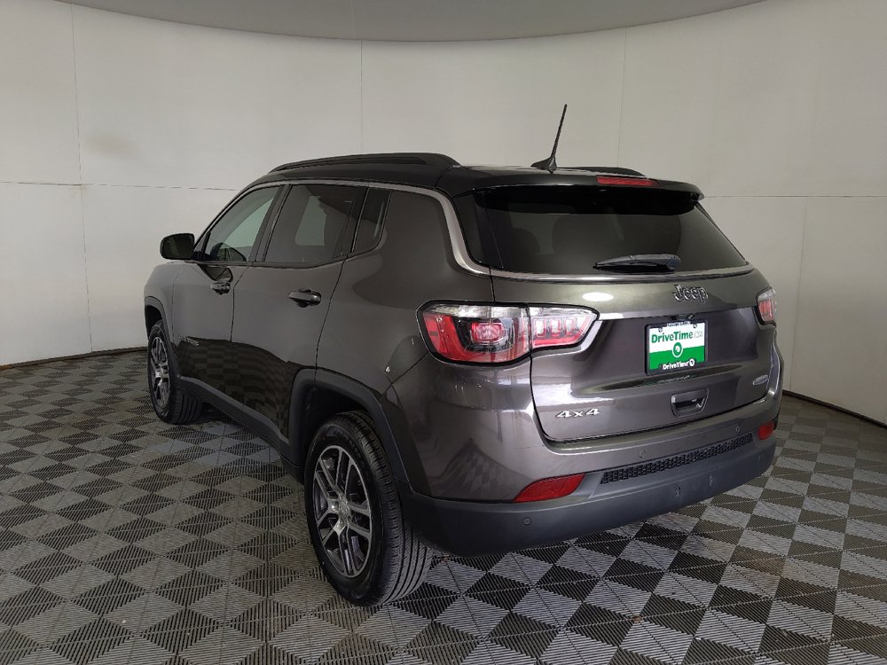 Used 2018 Jeep Compass Latitude w/ Popular Equipment Group AWD/4WD image 5