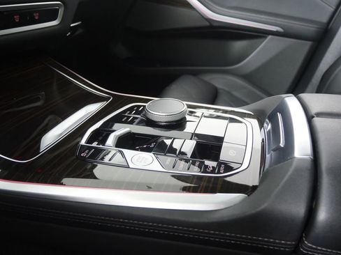 Used 2024 BMW X5 xDrive40i w/ Premium Package image 25