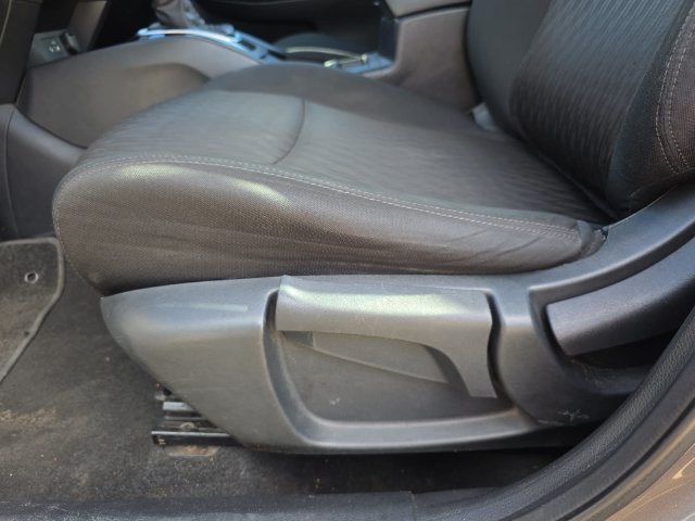 Used 2020 Nissan Rogue S FWD image 29