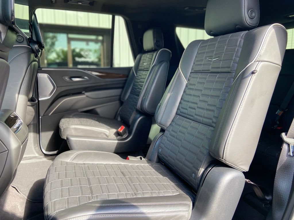 Used 2023 Cadillac Escalade Sport Platinum w/ LPO, ONYX Package AWD/4WD image 21