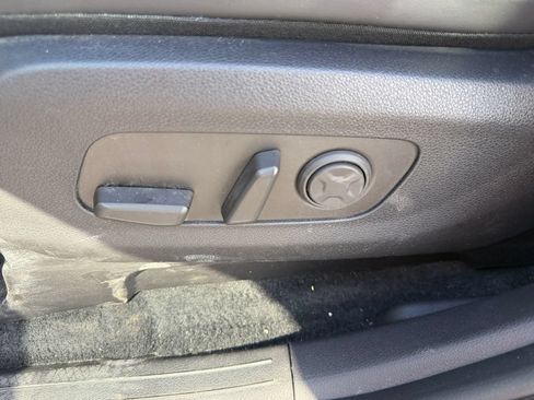 Used 2026 Kia Carnival FWD image 14