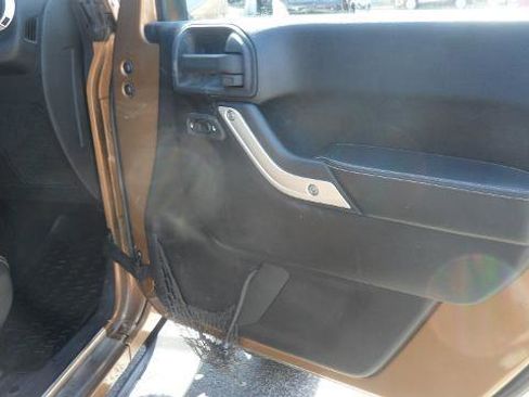 Used 2011 Jeep Wrangler Unlimited 70th Anniversary w/ Dual Top Group image 15