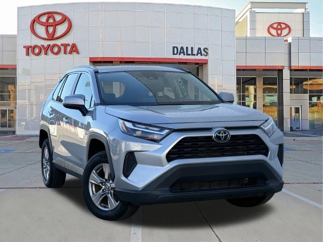 Used 2025 Toyota RAV4 XLE FWD image 1