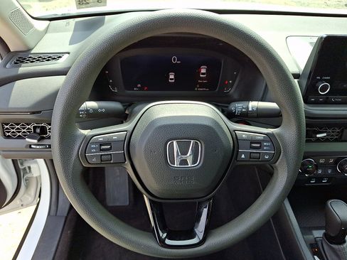 Used 2023 Honda Accord EX image 19